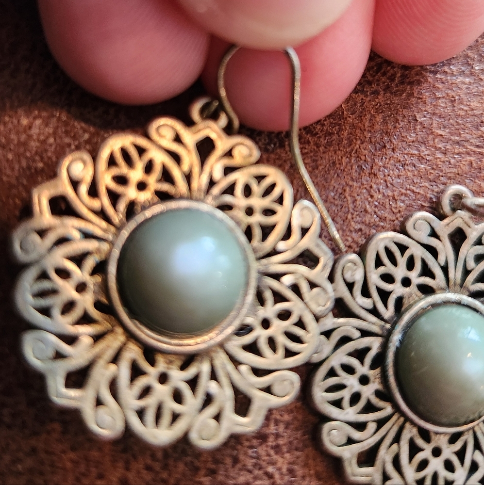 Celtic Knots Sterling Silver Filigree Earrings - Picture 4 of 4